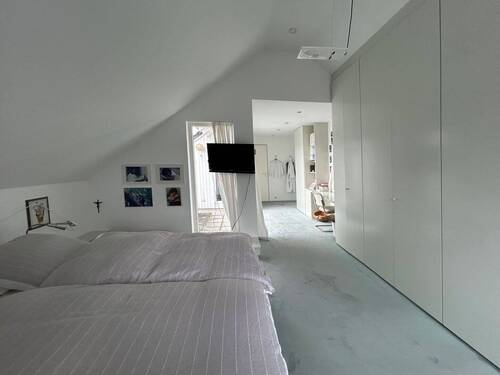 Teilansicht Schlafzimmer
- 