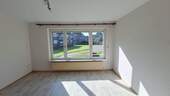 Wohnzimmer mit blick ins grüne 1 - 