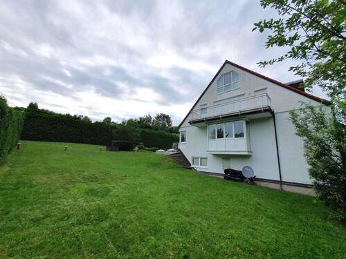 Seitenansicht Garten - Mehrfamilienhaus, Wohnhaus mit 580,00 m&sup2; in Starnberg zum Kaufen