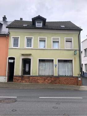 Außenansicht - Keine Käuferprovision - Zweifamilienhaus in Gefrees - Zwangsversteigerung