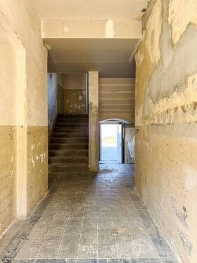 Hausflur EG teilsan MFH (2) - 