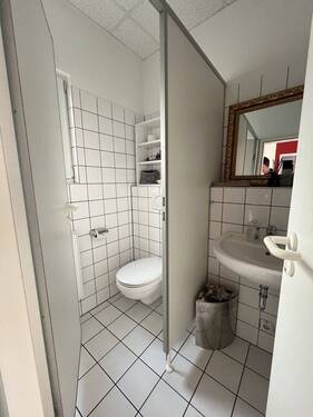 WC-Anlage - Gewerbeobjekt (Büro, Produktion, Verkauf) in Mönchengladbach