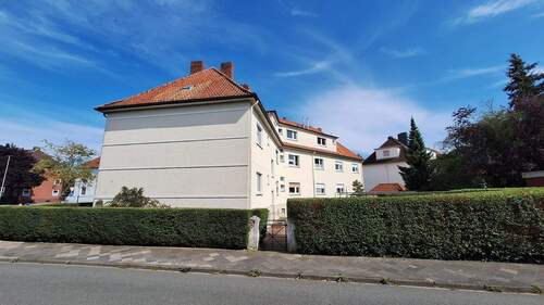 Seitenansicht - 2 Zimmer Mehrfamilienhaus, Wohnhaus zum Kaufen in Wilhelmshaven