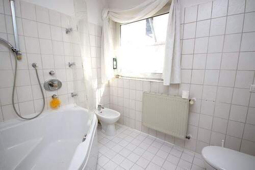 Bad - Einfamilienhaus mit 80,00 m&sup2; in Eschwege zur Miete