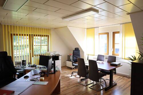 Wohnzimmer - 5 Zimmer Etagenwohnung zum Kaufen in Zimmern