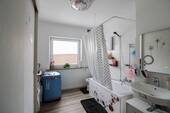 Badezimmer 1. OG - 