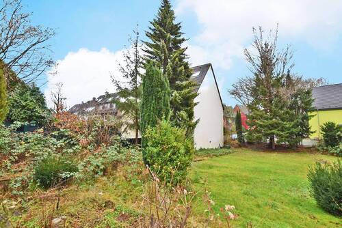Grundstück - 1 Zimmer Mehrfamilienhaus, Wohnhaus zum Kaufen in Essen