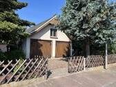 Einfahrt und Garage - 