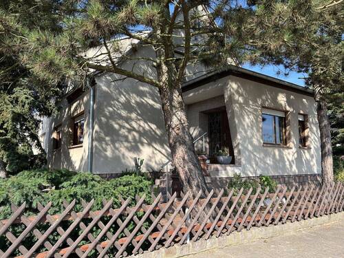 Haus Eingang - 5 Zimmer Doppelhaushälfte in Gräfenhainichen