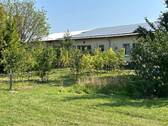 Seitenansicht mit Photovoltaik - 