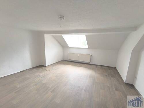 Wohnzimmer - Dachgeschoßwohnung im Norden von Zittau