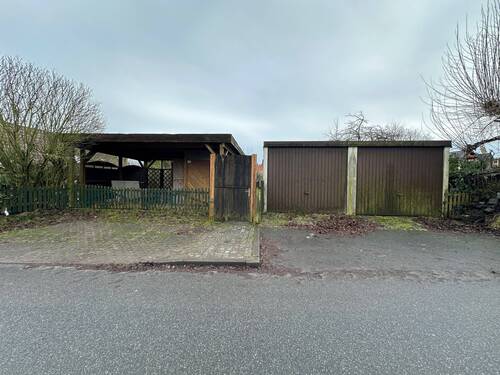 Carport und Doppelgarage - 
