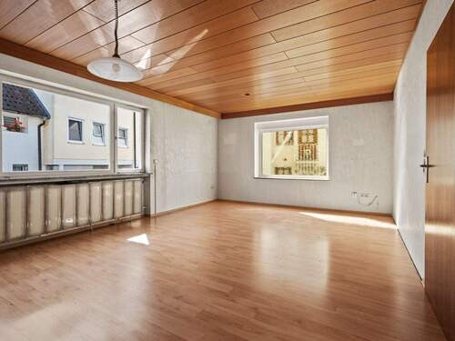 Wohnzimmer im Erdgeschoss - 1 Zimmer Mehrfamilienhaus, Wohnhaus in Uhldingen-Mühlhofen