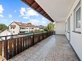 großer Balkon im Obergeschoss - 