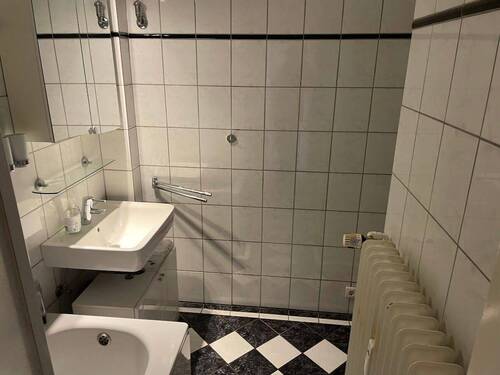 Teilansicht Bad - 