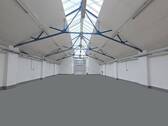 Halle nach Bodenbarbeitung - 