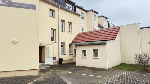 Ansicht zum Grundstück von der Zufahrt zum Objekt - 