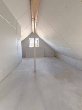 Kind 1 - Neubau Dachgeschosswohnung auf zwei Ebenen mit Terrasse