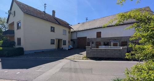 Gesamtansicht - Top-2 Familienhaus mit Nebengebäude + Ferienwohnung