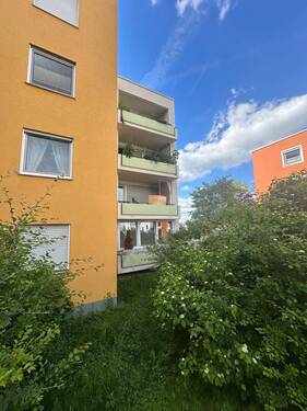 Fassade hinten - 2 Zimmer Etagenwohnung zum Kaufen in Hof