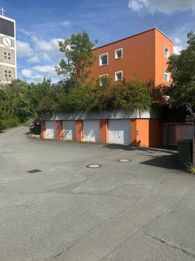 Einfahrt Tiefgarage - 2 Zimmer Etagenwohnung in Hof