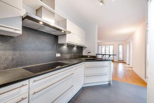 Küche - 4 Zimmer Etagenwohnung in München