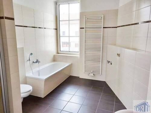 Bad (1) - 4 Zimmer Etagenwohnung zur Miete in Löbau