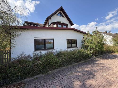 Seitenansicht - Einfamilienhaus mit 307,00 m&sup2; in Fritzlar zum Kaufen