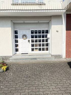 Eingang - 8 Zimmer Mehrfamilienhaus, Wohnhaus in Enger