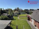 Gartenansicht aus dem Wohnzimmer im Dachgeschoss - 