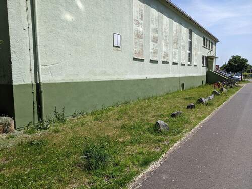 Halle Ansicht vorn.jpg - 