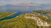 Umgebung von Oben - Einmaliges Villenensemble in traumhafter Lage von Splitska in Kroatien