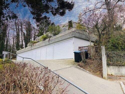 Aussenansicht - Familienfreundliche 4,5-Seesicht-Wohnung mit großer Dachterrasse