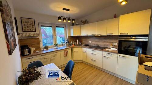 EBK neuwertig mit allen Geräten - 