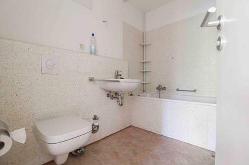 Badezimmer 3.OG rechts - 