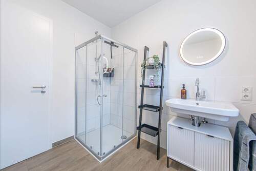 Erdgeschoss - Duschbad - 