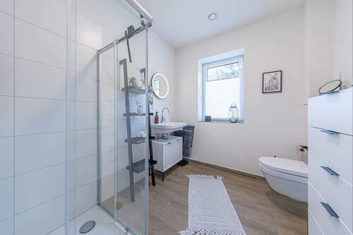 Erdgeschoss - Duschbad - 