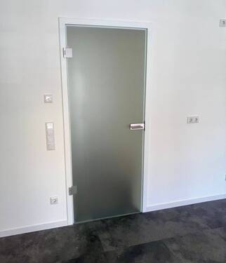 Glastür im Wohn-/ Essbereich - 