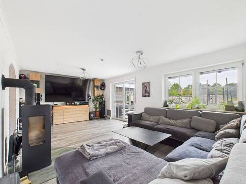 Wohnzimmer Ansicht I - Wohnglück für Familien in begehrter Lage vor den Toren Münchens