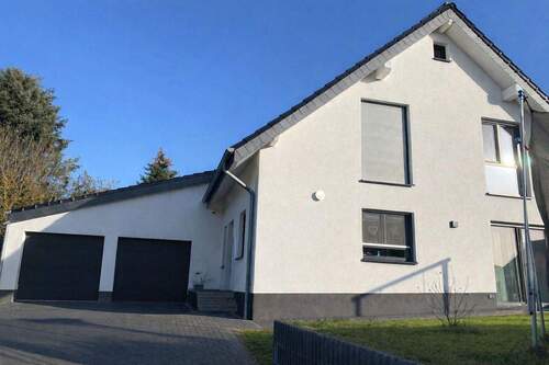 Bild 1 - Exklusives Wohnhaus mit Pool, Doppelgarage & Herkules-Blick