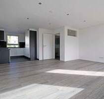 Topmoderne 3-Zi.-Wohnung | großer Süd-Balkon mit Aussicht | ruhige Lage | inkl. EBK + KFZ-Stellplatz - Heilbronn Neckargartach