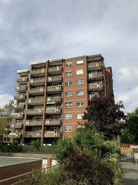 Strassenansicht - 4 Zimmer Etagenwohnung zum Kaufen in Hamm