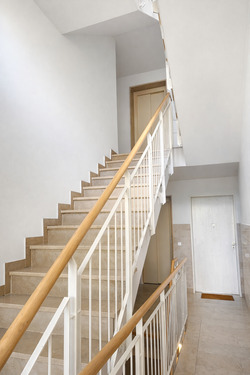 Treppenhaus - 2 Zimmer Etagenwohnung in Unterschleißheim
