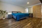Hauptschlafzimmer.jpg - 