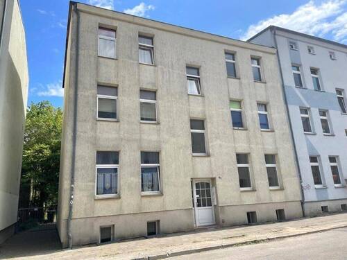 Hausansicht - 2-Raum Wohnung in beliebter Wohngegend -271-