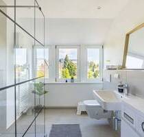 Erstbezug nach Modernisierung! Drei-Zimmer-Wohnung mit Balkon nahe dem Mühlenviertel - Bremen Lehesterdeich