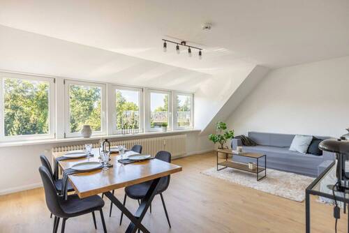 Helles Wohnzimmer - 3 Zimmer Etagenwohnung in Bremen