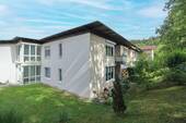 Rückansicht - Betreutes Wohnen: Gepflegte 2-Zimmer-Wohnung mit Balkon und Grünblick in Stuttgart-Weilimdorf