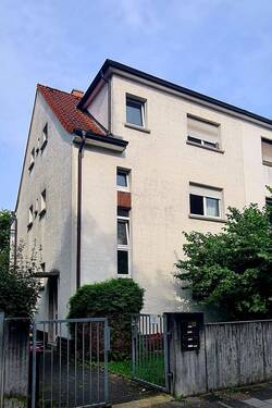 Hausansicht - Top gelegenes Mehrfamilienhaus in ruhiger Bestlage Offenbachs - Perfekte Anbindung !
