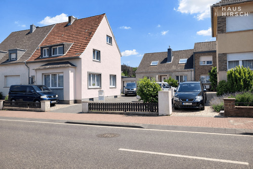 Außenansicht - Attraktive Gelegenheit: Zwei Häuser mit Garten, Terrasse und Entwicklungschancen
